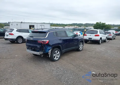 2019 Jeep Compass Latitude 4X4 z USA, uszkodzony, nr VIN 3C4NJDBB3KT807871